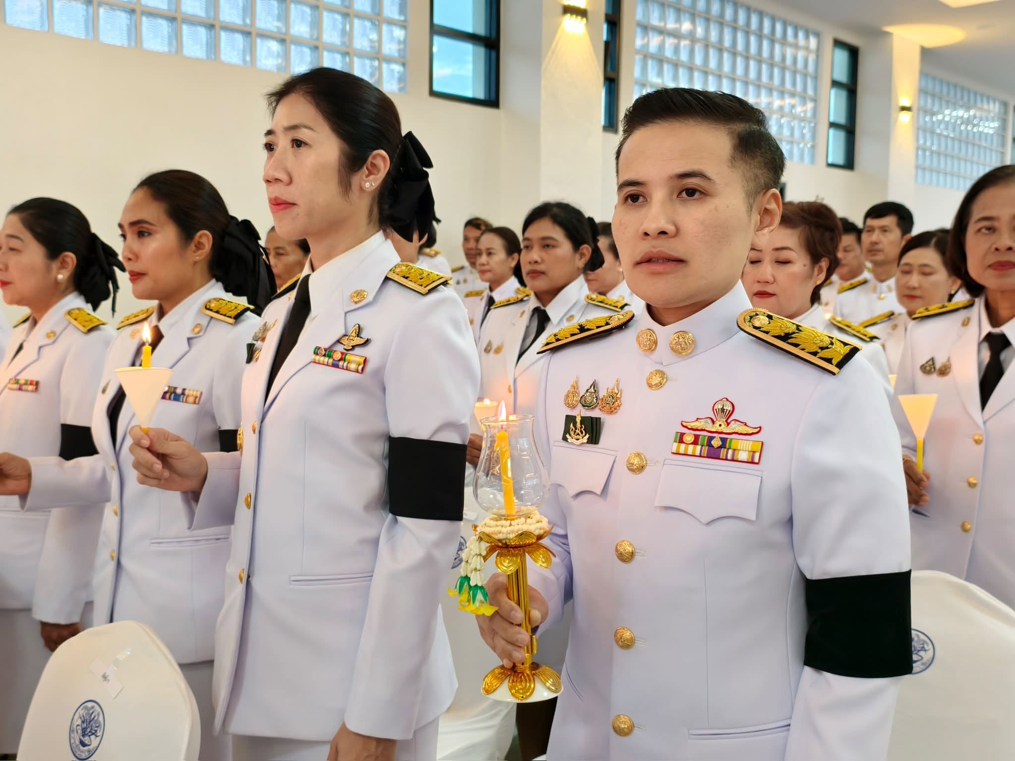 title - ส.ป.ก.อ่างทอง ร่วมพิธีถวายเครื่องราชสักการะและวางพานพุ่ม และพิธีจุดเทียนชัยถวายพระพรชัยมงคล กิจกรรมเฉลิมพระเกียรติพระบาทสมเด็จพระเจ้าอยู่หัว เนื่องในโอกาสวันเฉลิมพระชนมพรรษา 28 กรกฎาคม 2569 
